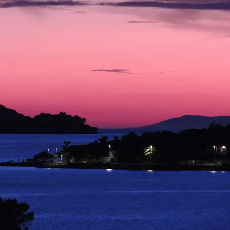 Crosurf Peljesac * Kuciste